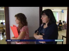 Reportage sur les inscriptions au Département de la Licence sciences et technologies à l'UJF.