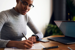 Bénéficier d’une aide rédactionnelle pour un mémoire ou une thèse : une pratique qui tend à se répandre